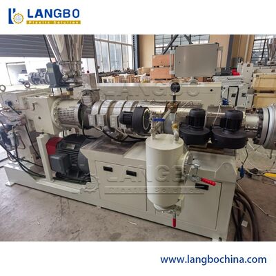 PVC / PU Hose Tube Single Screw Extruder Output Tinggi 15 - 200mm Diameter Sekrup