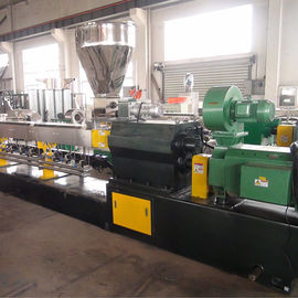 Dua Mesin Pelletizing Plastik Screw Extruder Kapasitas Tinggi Stabil Untuk Operasi