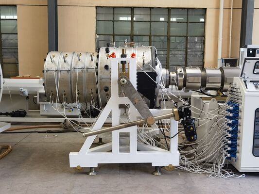 Advanced Besar diameter 400-710mm Plastik UPVC pembuatan mesin pabrik di Cina