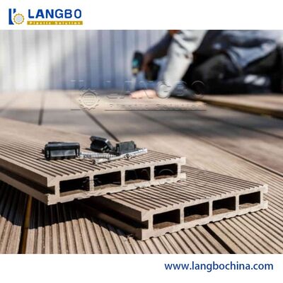 WPC Decking Line. Ekstrusi, Kalibrasi, Embossing untuk Outdoor Boards