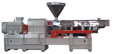 800-1000kg / H Kapasitas Co Rotating Twin Screw Extruder Untuk Molekul Tinggi