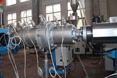 Garis Ekstrusi Produksi Pipa Ppr Diameter Besar 12m / mnt dengan sistem kendali jarak jauh