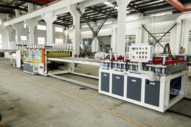 Sekrup ganda PVC / Wpc Profil Mesin Lantai Dinding Panel Papan Ekstrusi