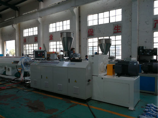 Sepenuhnya otomatis 380V 50HZ Plastik PVC Profil Ekstrusi Line Twin Screw Mesin Ekstrusi