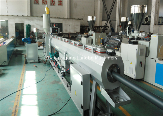 CPVC Pvc Pipe Extruder 75 - 250mm Plastic Pipe Line Produksi
