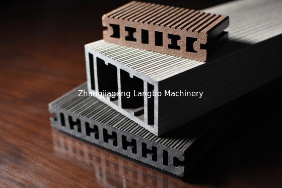 High Output Kayu Plastik WPC Decking Profile Co Mesin Ekstrusi