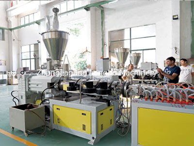 Mesin Produksi Profil PVC Industri Untuk Ukuran Profil Custom