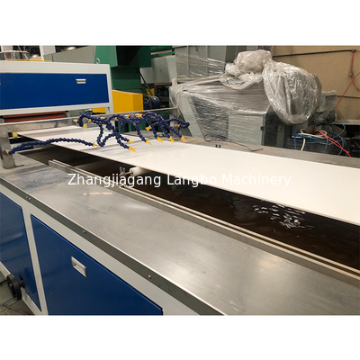 Garis Ekstrusi Profil PVC Komposit Twin Screw Lini Produksi Panel Dinding Ringan