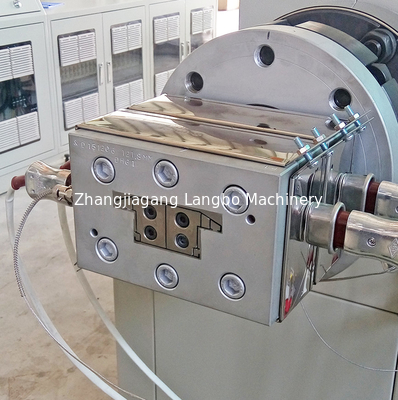 Sistem Produksi Kayu Mesin Ekstrusi yang hemat energi Untuk Bingkai Jendela PVC